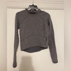 Lululemon size 4 grey cropped mock neck fitted sweatshirt